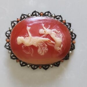 Vintage cameo/pendant